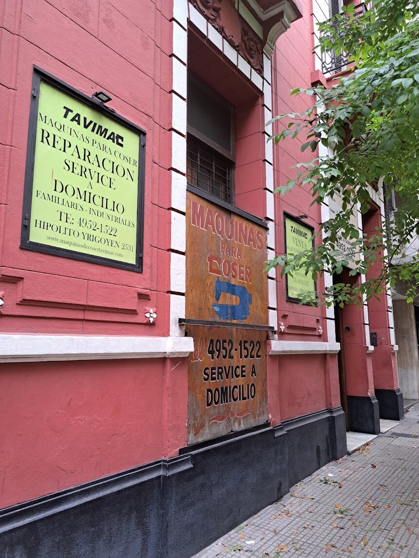 Fachada de Tavimac en Av. Hipólito Yrigoyen 2531, Once, Buenos Aires